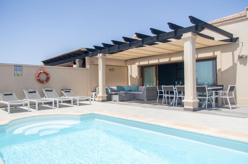Luxurious Villa With Amazing Sea View And Pool Caleta De Fuste Exterior photo