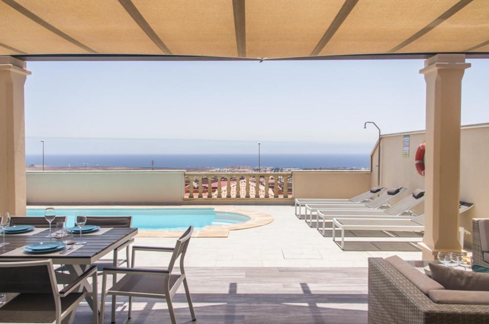 Luxurious Villa With Amazing Sea View And Pool Caleta De Fuste Exterior photo